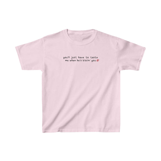 Sabrina Carpenter Taste 'when he's kissin' you' Baby Tee